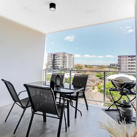 Cityscape Comfort 2br Abode W/ Balcony & Parking Apartment