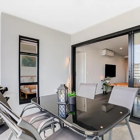 Cityscape Comfort 2br Abode W/ Balcony & Parking