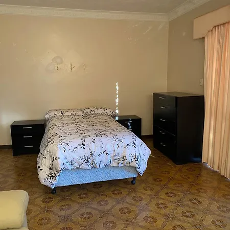 Aspley Large & Share Bathroom With Other Guests Homestay