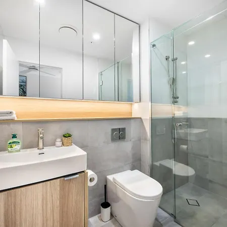 Stylish 2br Haven In West Ends Vibrant Heart