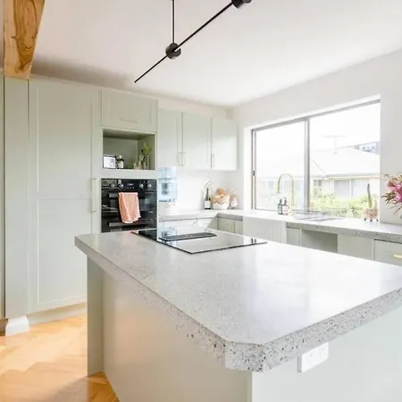 New! Funky 2br Chermside Escape Apartment Brisbane