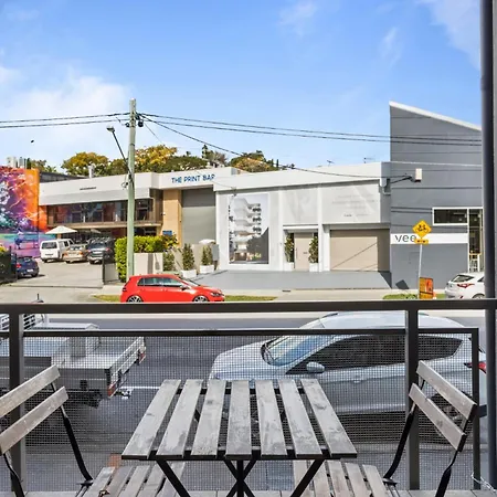 Inner-city 1-bed With Pool Gym & Parking *