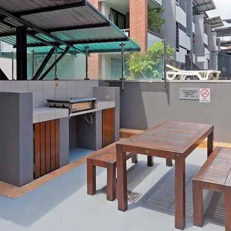 Apartment Inner-city 1-bed With Pool Gym & Parking *