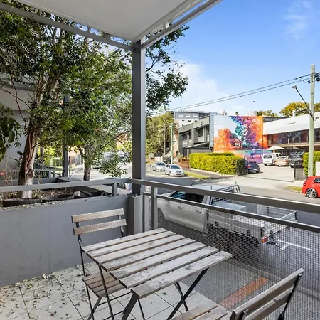 Inner-city 1-bed With Pool Gym & Parking