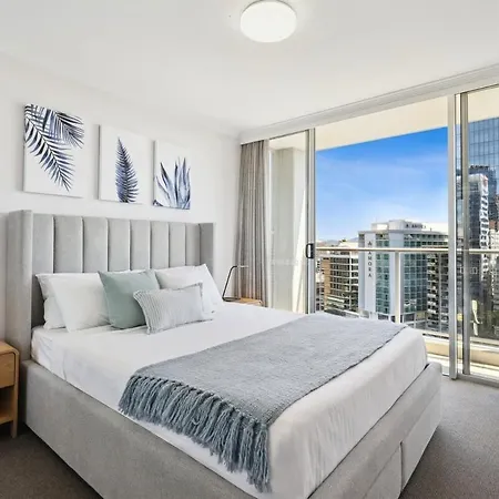 2-bed Abode With Swimming Pool Gym & Views Apartment Brisbane
