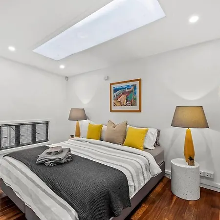 Apartment Teneriffe Hidden Warehouse! 2bed/1bath/1car *