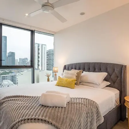 Lights Oasis With Rooftop Pool & Bbq Brisbane