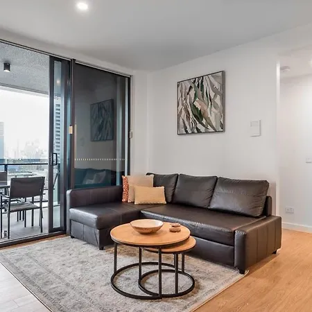 Lights Oasis With Rooftop Pool & Bbq Apartment *