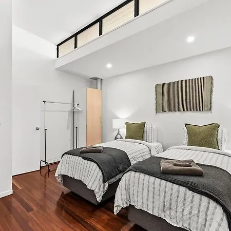 Apartment Teneriffe Hidden Warehouse! 2bed/1bath/1car *
