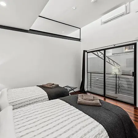 Apartment Teneriffe Hidden Warehouse! 2bed/1bath/1car