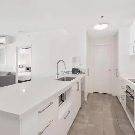 Spacious Floor 2br Apartment *