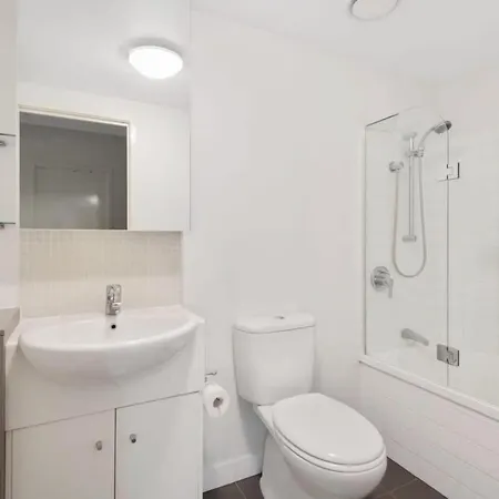 Spacious Floor 2br