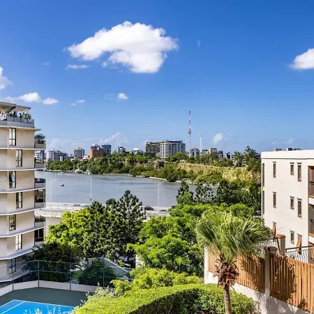 Riverside Heritage Chateau 2br South Bne Apartment