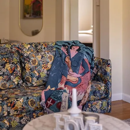 Riverside Heritage Chateau 2br South Bne *