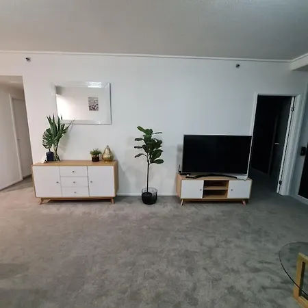 Apartment 3br Skyline Oasis W River Views, Gym, Carpark, Fastwifi, Tennis Court, Steam Brisbane