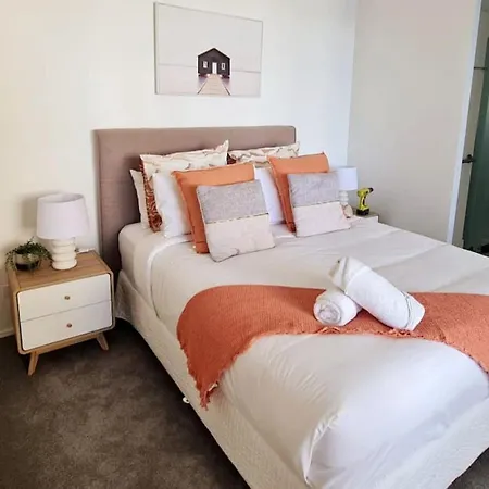 3br Skyline Oasis W River Views, Gym, Carpark, Fastwifi, Tennis Court, Steam