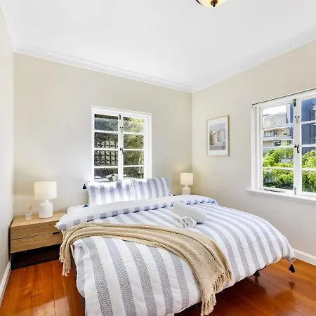 Riverside Heritage Chateau 2br South Bne