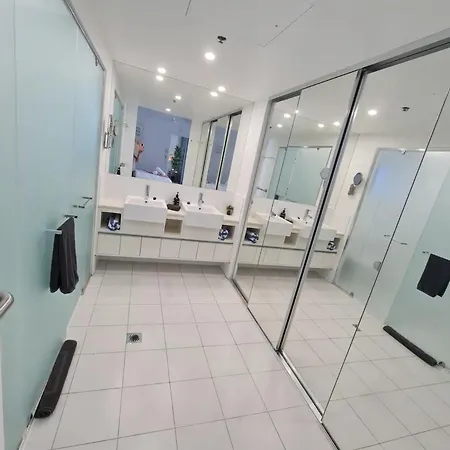 3br Skyline Oasis W River Views, Gym, Carpark, Fastwifi, Tennis Court, Steam Apartment