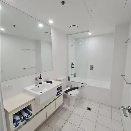 3br Skyline Oasis W River Views, Gym, Carpark, Fastwifi, Tennis Court, Steam *