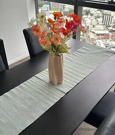 Apartment Modern Conveniently Located In Brisbane, Close To South Bank Brisbane