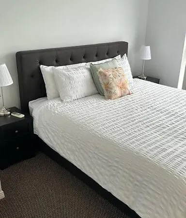 Modern Conveniently Located In Brisbane, Close To South Bank Apartment