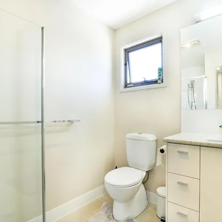 Holiday home To Rent At The Glasshouse Mountains - Wifi Brisbane