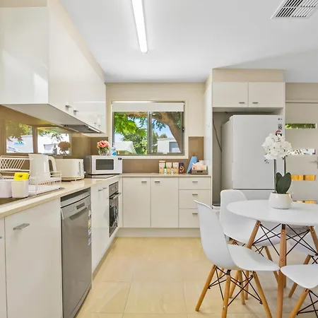 To Rent At The Glasshouse Mountains - Wifi Holiday home *