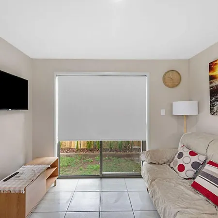 Holiday home To Rent At The Glasshouse Mountains - Wifi Brisbane