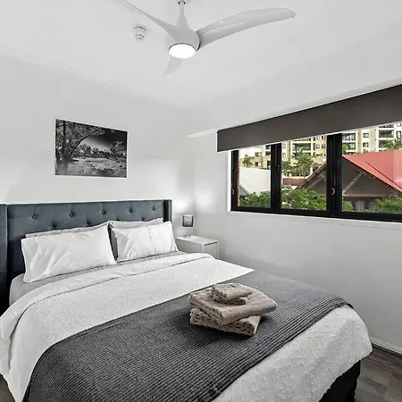 To…everything! 1bed/1bath/1car/cbd Views Apartment