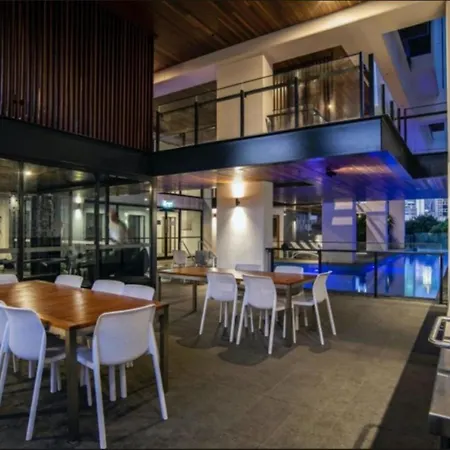 Great Value 2br Apt W Pool Carpark Wifi South Bne Brisbane