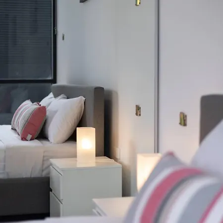 Great Value 2br Apt W Pool Carpark Wifi South Bne