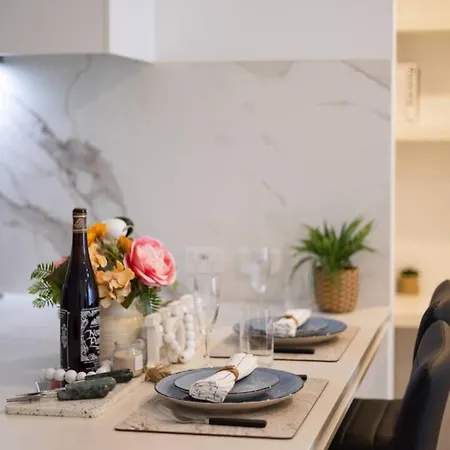 Apartment Great Value 2br Apt W Pool Carpark Wifi South Bne Brisbane