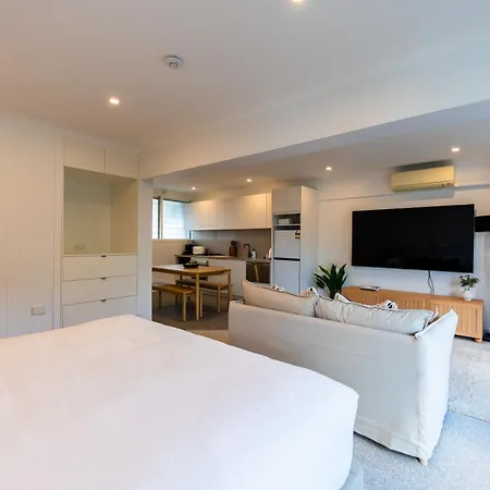 Riverside Studio With Parking And View Apartment Brisbane