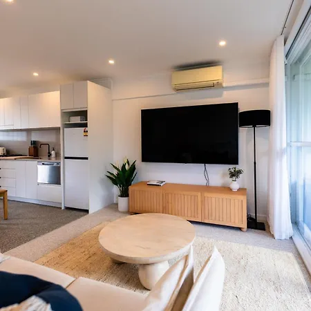 Riverside Studio With Parking And View Brisbane