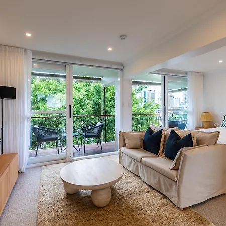 Riverside Studio With Parking And View