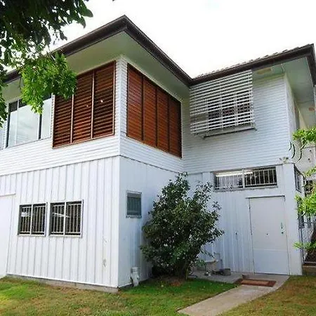 Massive 5br Wi-fi Netflix Free Parking Brisbane