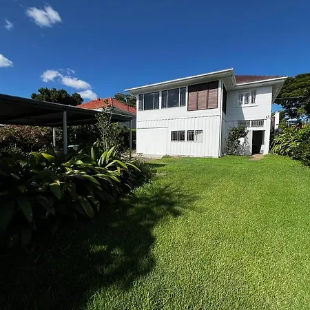 Holiday home Massive 5br Wi-fi Netflix Free Parking Brisbane