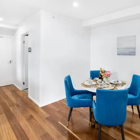 Great Location 2br Apt Pool Carpark South Bne *