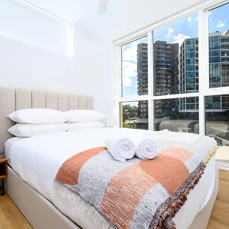 Oasis Stylish With Gym Rooftop Pool Apartment Brisbane