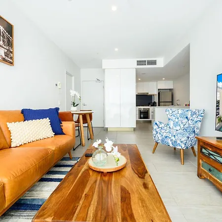 Oasis Stylish With Gym Rooftop Pool Brisbane