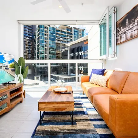 Oasis Stylish With Gym Rooftop Pool Brisbane