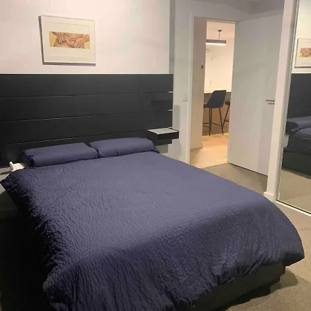 Apartment Stunning 2 Bedroom Retreat W Gym Sauna And Pool *