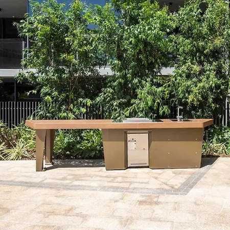 Apartment Stunning 2 Bedroom Retreat W Gym Sauna And Pool *