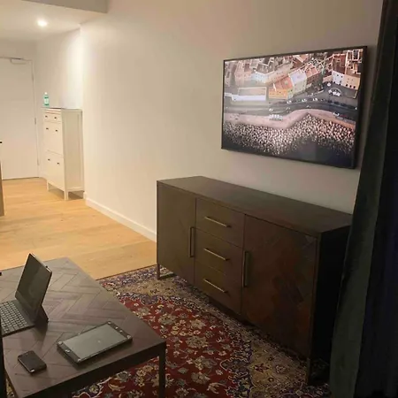 Stunning 2 Bedroom Retreat W Gym Sauna And Pool