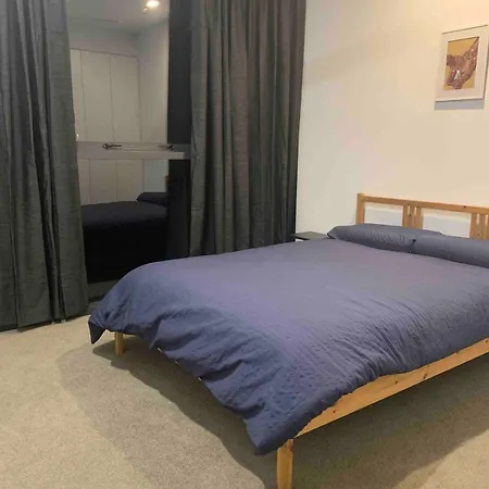 Apartment Stunning 2 Bedroom Retreat W Gym Sauna And Pool *