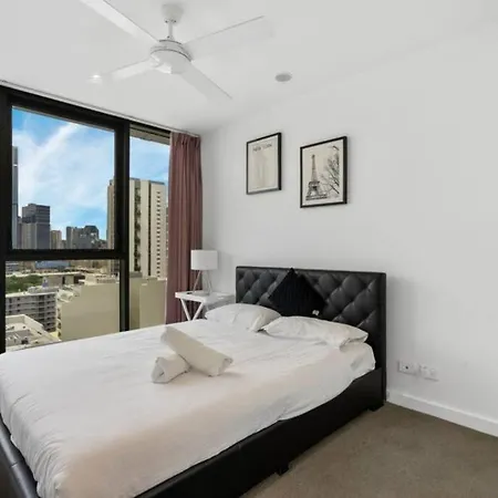 Apartment 2b1b South W/parking,pool, Gym, Sauna