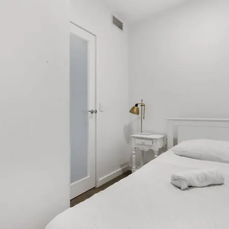 Apartment 2b1b South W/parking,pool, Gym, Sauna Brisbane