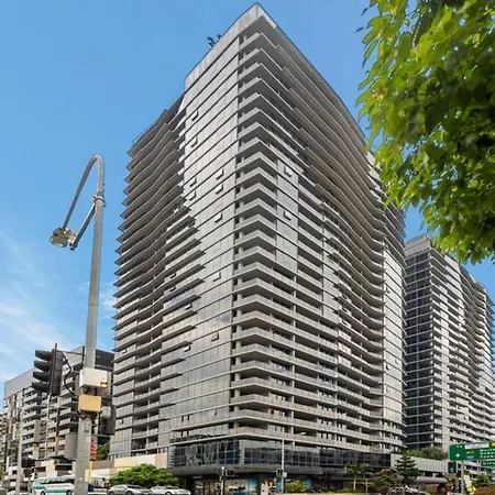 2b1b South W/parking,pool, Gym, Sauna