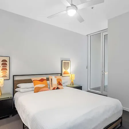 Apartment 2-bed With Private Terrace, Gym And Rooftop Pool *