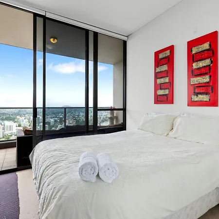 Urban Skyline 2-bed With Pool & Gym Access Apartment Brisbane